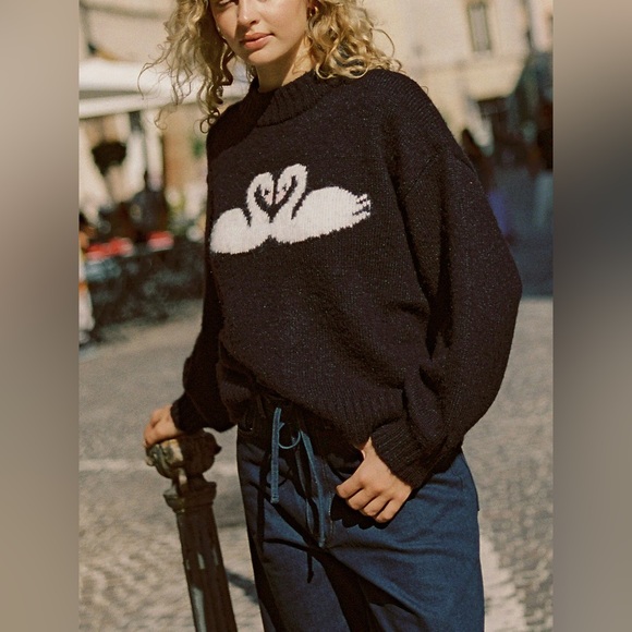 New Lisa Says Gah Cory swan black mock neck sweater - Picture 4 of 10